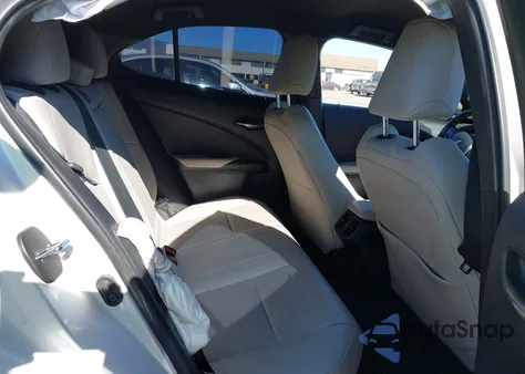 2021 Lexus Ux 250H z USA, uszkodzony, nr VIN JTHX9JBH8M2042728